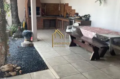 Vendo casa com planejados no recanto dos pássaros prox. ao comper belvedere