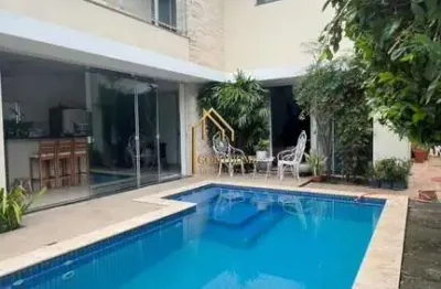 Casa em condomínio fechado com 3 quartos à venda na Avenida das Palmeiras, 09, Jardim Imperial, Cuiabá, 245 m2 por R$ 2.100.000