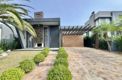 Casa mobiliada e decorada no condomínio dubai na zona nova – capão da canoa