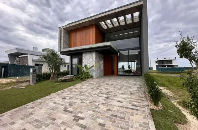 Casa em condomínio fechado com 4 quartos à venda na Avenida Manoel Santa Helena, 950, Centro, Xangri-Lá