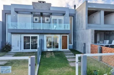 Sobrado 3 dormitórios mobiliado bairor Arpoador em Xangri-Lá