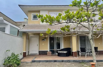 Casa em condomínio fechado com 3 quartos à venda na Avenida Paraguassu, 20, Centro, Xangri-Lá