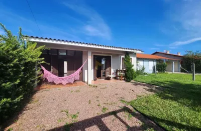 Casa com 2 quartos à venda na Avenida Interbalneários, 572, Rainha do Mar, Xangri-Lá