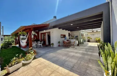 Casa com 3 quartos à venda na Johann Strauss, 456, Noiva Do Mar, Xangri-Lá