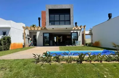 Sobrado com Piscina, mobiliado no condomínio Riviera em Xangri-lá RS