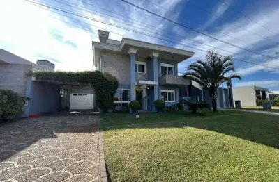 Sobrado mobiliado de fundos para área verde em condomínio fechado