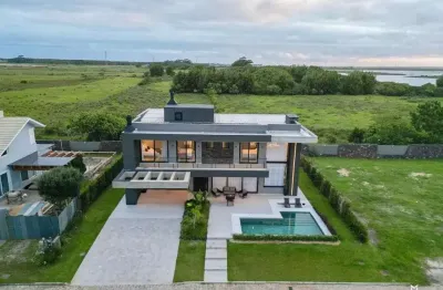 Casa exclusiva finamente mobiliada e decorada em condomínio Náutico