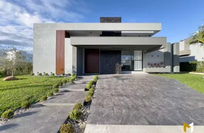 Casa nunca habitada com 4 suítes em condomínio Náutico Lagoa do Passo