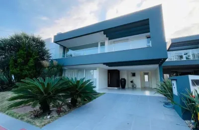 Sobrado 4 Suítes Frente ao Clube no Condomínio Condado Capão da Canoa