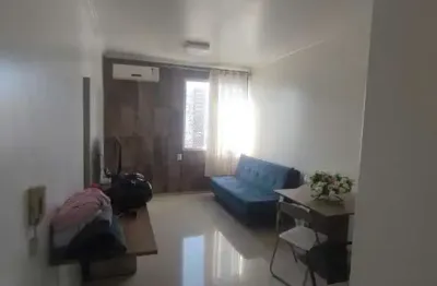 Apartamento de 01 dormitório semi mobiliado no Centro de Florianópolis