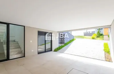 Casa de alto padrão com vista 360º, localizada em condomínio com 135 casas. conta com portaria 24h, salão de festas, espaço gourmet, espaço fitness, sala de jogos, brinquedoteca, quadra poliesportiva