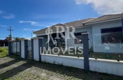 Casa de alvenaria, três dormitórios sendo um suíte, localizado em nova tramandaí