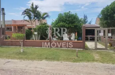 Casa dois dormitórios, com quiosque, 800m do mar, nova tramandaí