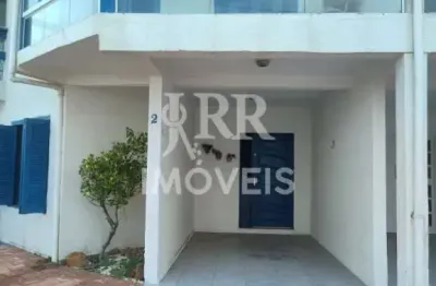 Imóvel na beira do mar, três dormitórios sendo um suíte, localizada em nova tramandaí