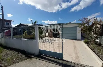 Imóvel em tramandaí, três dormitórios sendo um suíte, terreno 12x25