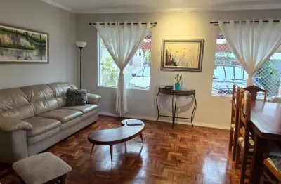 Sobrado reformado e pronto para morar em condomínio fechado!