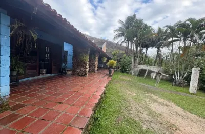 Oportunidade casa em terreno grande na martim de sá caraguatatuba
