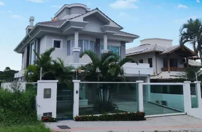 Casa com 3 quartos à venda na Avenida dos Lagos, 180, Pedra Branca, Palhoça