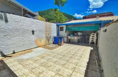 Sobrado à venda em Caraguatatuba, Cidade Jardim, com 2 quartos, 100m²