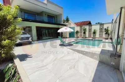 Sobrado à venda em Caraguatatuba, Jardim Britânia, com 5 quartos, 345m²