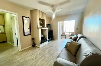 Ótimo apartamento de 01 e meio dormitório mobiliado, aceita financiamento bancário