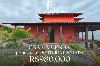 Casa completa, porteira fechada – 980 mil | a metros da praia!