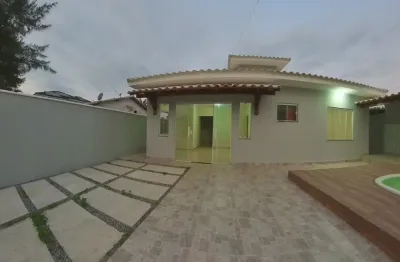 Belíssima casa com área externa ampla no condomínio verão vermelho!!!!!!