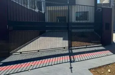 Casa com 3 quartos à venda na Avenida Guaiapó, 998, Conjunto Habitacional Requião, Maringá