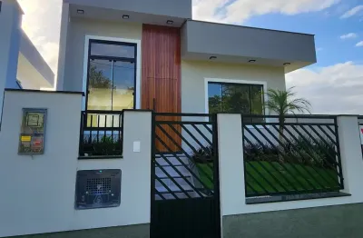 Casa encantadora com quatro dormitórios localizada no lisboa iii, em forquilinhas, ideal para quem busca espaço, tranquilidade e bem-estar