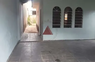 Casa à venda com, 2 dormitórios, sala, 2 vagas garagem coberta, 1 banheiro, no bairro jardim portin