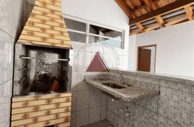 Casa à venda com 2 dormitórios (sendo 1 suíte), banheiro social, sala de tv, cozinha com sala de ja