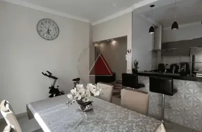 Casa à venda com, 3 dormitórios, 1 suíte, ambientes integrados, banheiro, 3 vagas, corredores de ve