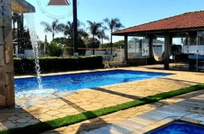 Chácara à venda com, 3 quartos, 2 suítes, 2 banheiros, 8 vagas garagem coberta, barracão, piscina,