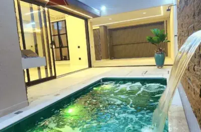 Casa à venda com 4 dormitórios, sendo duas suítes e uma demi suíte, closet, Garagem para 3 carros,