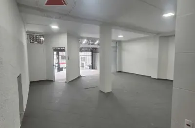 Loja para locação com, Sala de recepção térrea, Sala escritório, 02 Banheiros térreo, Despensa, Rec