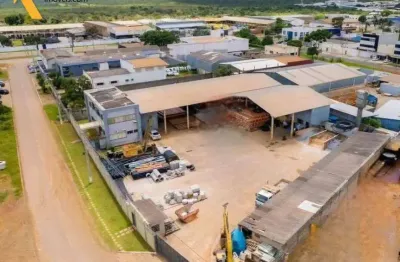 Terreno no scia com 2.646m², com um galpão de 900m². inf.: (61) 9.8300-2010.