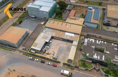 Terreno com galpão para venda no scia. inf.: (61) 9.9871-2010