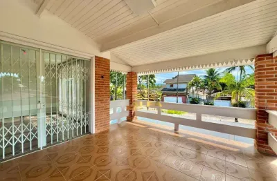 Casa à venda na praia do pernambuco em guarujá | alfa imóveis guarujá