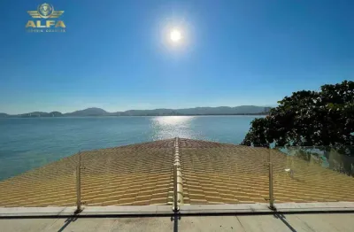 Casa na praia, condomínio fechado, frente mar, 3 suítes, lazer, península, guarujá.