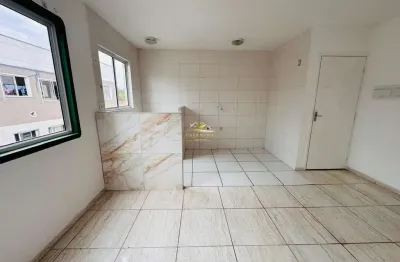 Apartamento com 2 quartos para alugar na rua reinaldo gadens, 210, jardim das acácias, campo largo por r$ 1.100