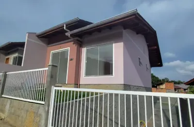 Casa em pilotis à venda na estrada das areias — localização estratégica, alto padrão de acabamento e proximidade total ao centro de indaial.