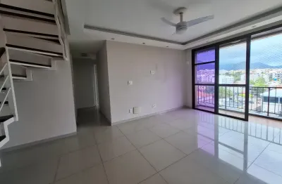 Linda cobertura na freguesia, 160m², vista livre, 3 quartos com suíte, com área de lazer.