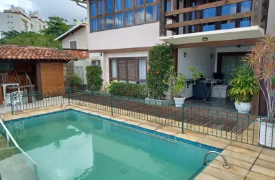 Excelente casa no jardim uruçanga, 5 quartos com 4 suítes, piscina e churrasqueira. freguesia