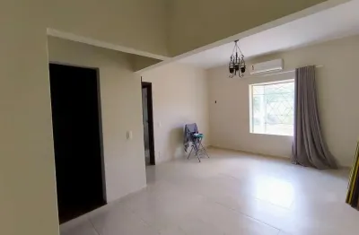 Casa comercial| salas| jardim| ar condcionado| recepção| ac caução