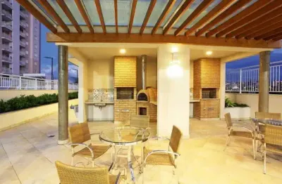 Apto 2 dormitórios, climatizado, sacada c churrasqueira e lazer no condominio