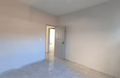 Casa c 2 quartos e edícula no Anchieta - ótima localização ac caução