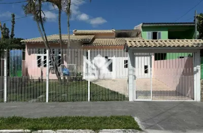 Casa espaçosa com 4 dormitórios em local tranquilo e bem localizado em gravataí