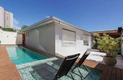 Casa semi-mobiliada com piscina e 3 quartos no Jardim Lindóia