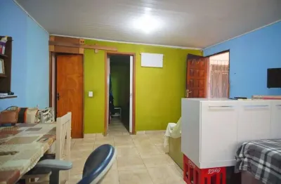 Casa aconchegante com 1 quarto e vaga coberta no bairro rubem berta em porto alegre