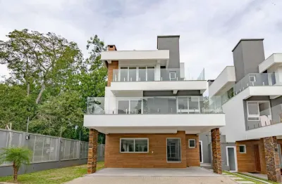 Casa com 3 quartos para alugar no Pedra Redonda, Porto Alegre 